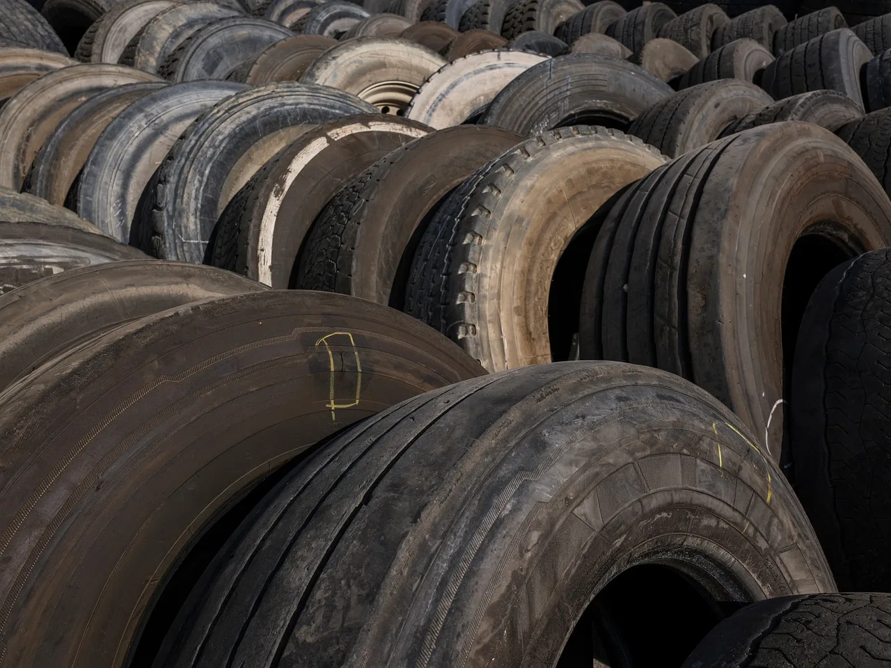 tire, recycling, waste, industry, processing, old, rubber, landfill, used, ecology, transport, environment, pile, production, material, raw materials, service, reuse, gray color. Recycled rubber flooring for home gyms: US brands that pass the smell test